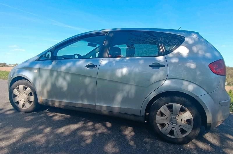Second-hand Seat Altea 105 CP (77 kW) 2005 Argintiu Monovolum