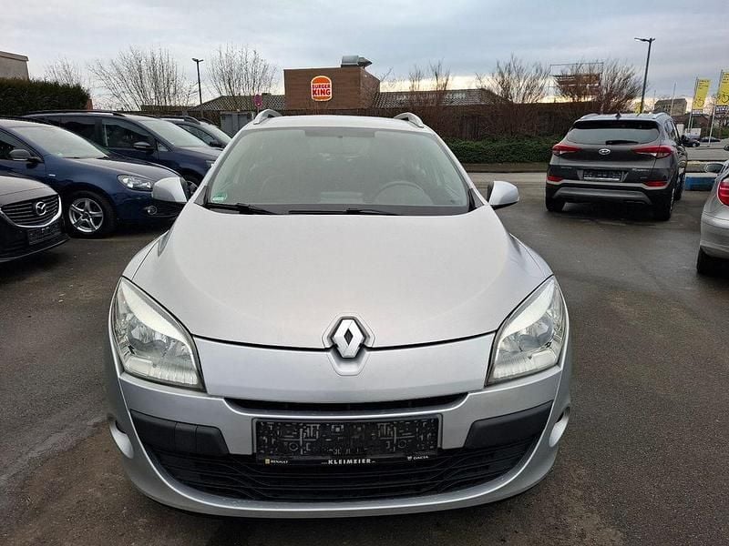 Gebraucht Renault Mégane III Expression 106 PS (77 kW) 2012 Silber Limousine