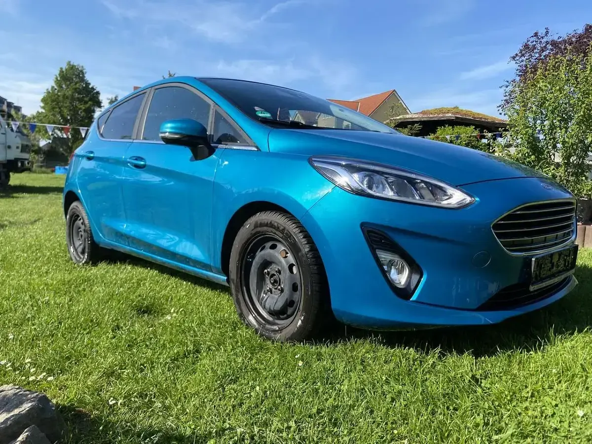 Gebraucht Ford Fiesta Titanium 125 PS (91 kW) 2018 Blau Limousine