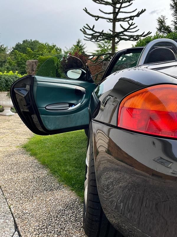 Gebraucht Porsche 986 Boxster 204 PS (150 kW) 1999 Schwarz Cabrio