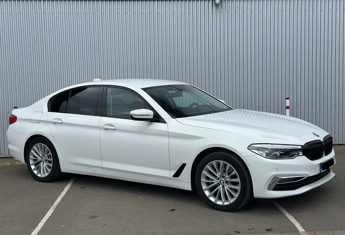 Usata BMW 530e Efficient Dynamics 298 CV (219 kW) 2019 Bianco Berlina