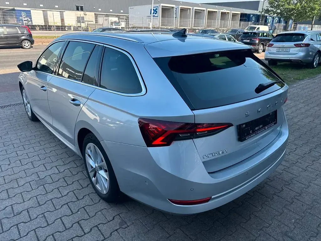 Gebraucht Skoda Octavia Style 150 PS (110 kW) 2022 Silber Kombi