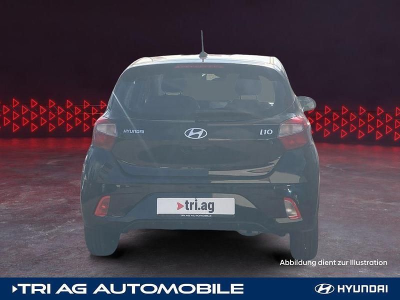 Gebraucht Hyundai i10 Select 63 PS (46 kW) 2025 Schwarz Kleinwagen