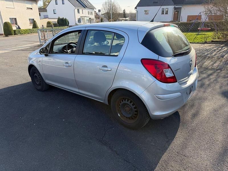 Second-hand Opel Corsa Active 86 CP (63 kW) 2013 Argintiu Hatchback
