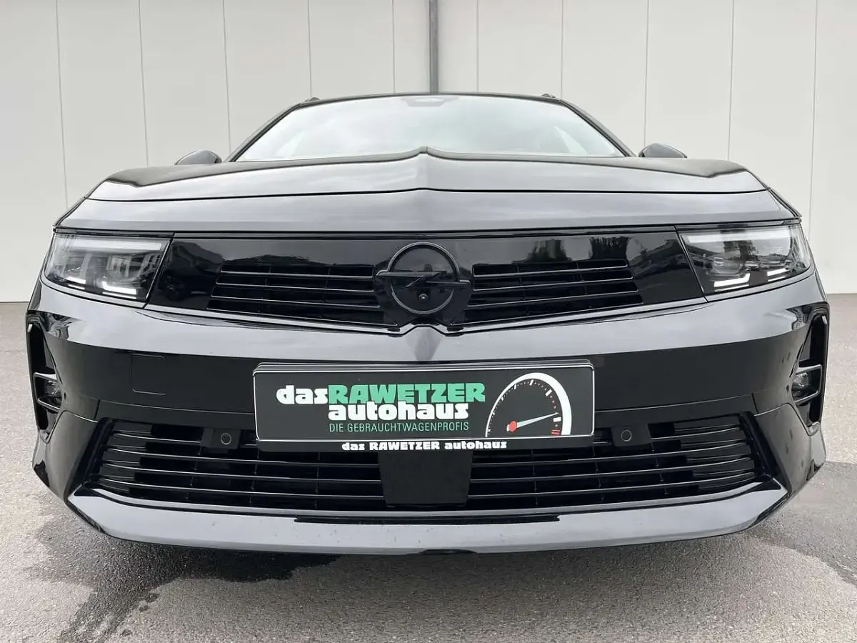 Gebraucht Opel Astra 131 PS (96 kW) 2024 Schwarz Kleinwagen