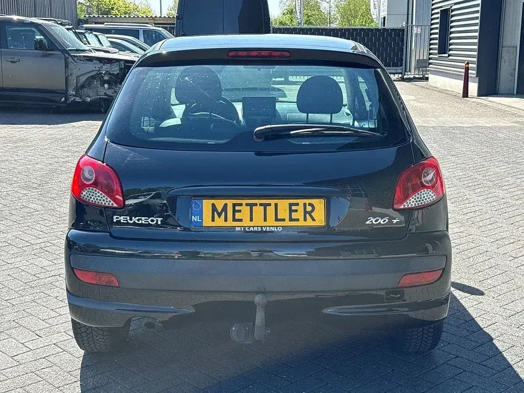 Gebraucht Peugeot 206+ 60 PS (44 kW) 2011 Schwarz Kleinwagen