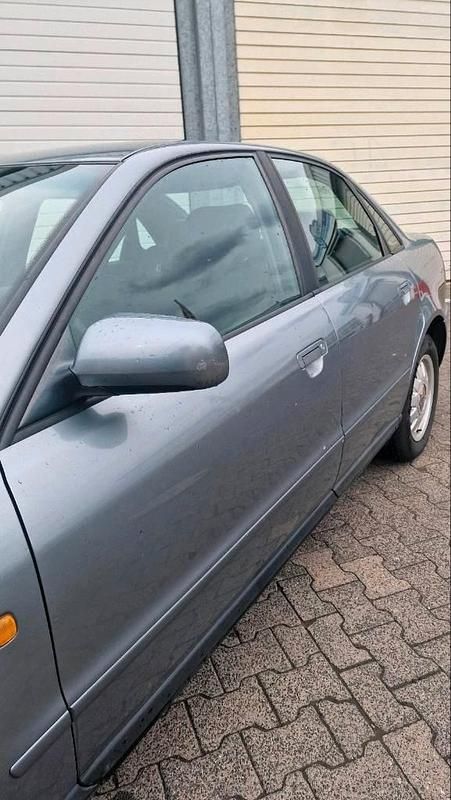 Second-hand Audi A4 125 CP (91 kW) 1997 Gri Berlinǎ