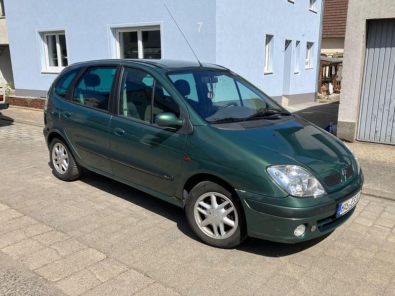 Second-hand Renault Scénic Expression 107 CP (78 kW) 2002 Verde Monovolum