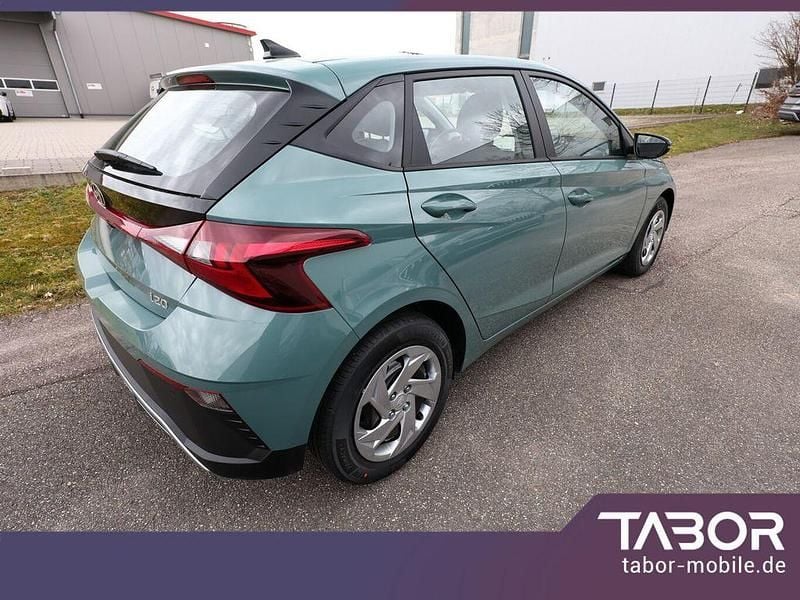 Neu Hyundai i20 Select 101 PS (74 kW) 2025 Mangrove green mineraleffekt Kleinwagen