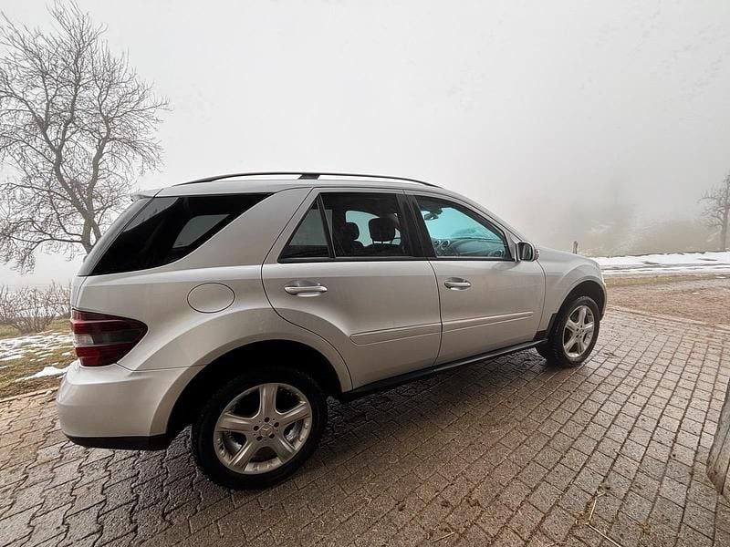 Gebraucht Mercedes ML350 272 PS (200 kW) 2005 Silber SUV