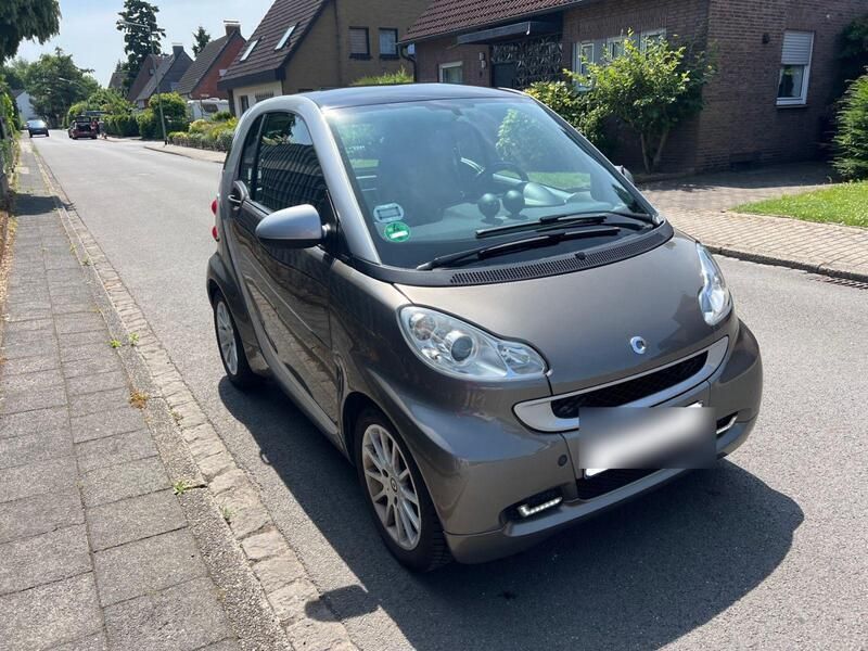 Grau Gebraucht 2011 Smart ForTwo Coupé Coupé | 4.300 € (Fairer Preis) - Bild 1/4