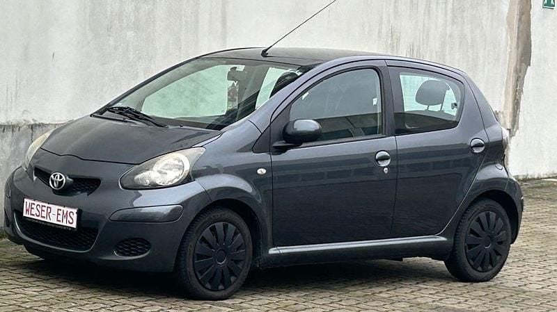 Gebraucht Toyota Aygo Cool 68 PS (50 kW) 2009 Grau Kleinwagen