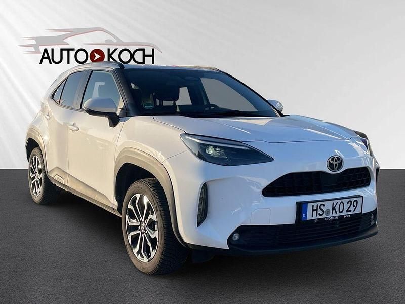 Weiß Gebraucht 2024 Toyota Yaris Cross Team SUV | 24.690 € (Superpreis) - Bild 1/4