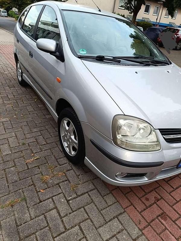 Silber Gebraucht 2005 Nissan Almera Tino Visia Van / Kleinbus | 1.850 € (Fairer Preis) - Bild 1/4