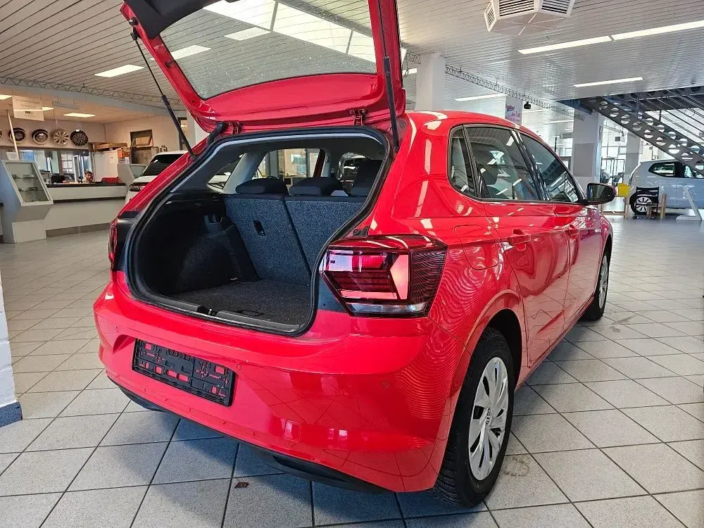 Gebraucht VW Polo Comfortline 95 PS (69 kW) 2021 Flashrot Kleinwagen