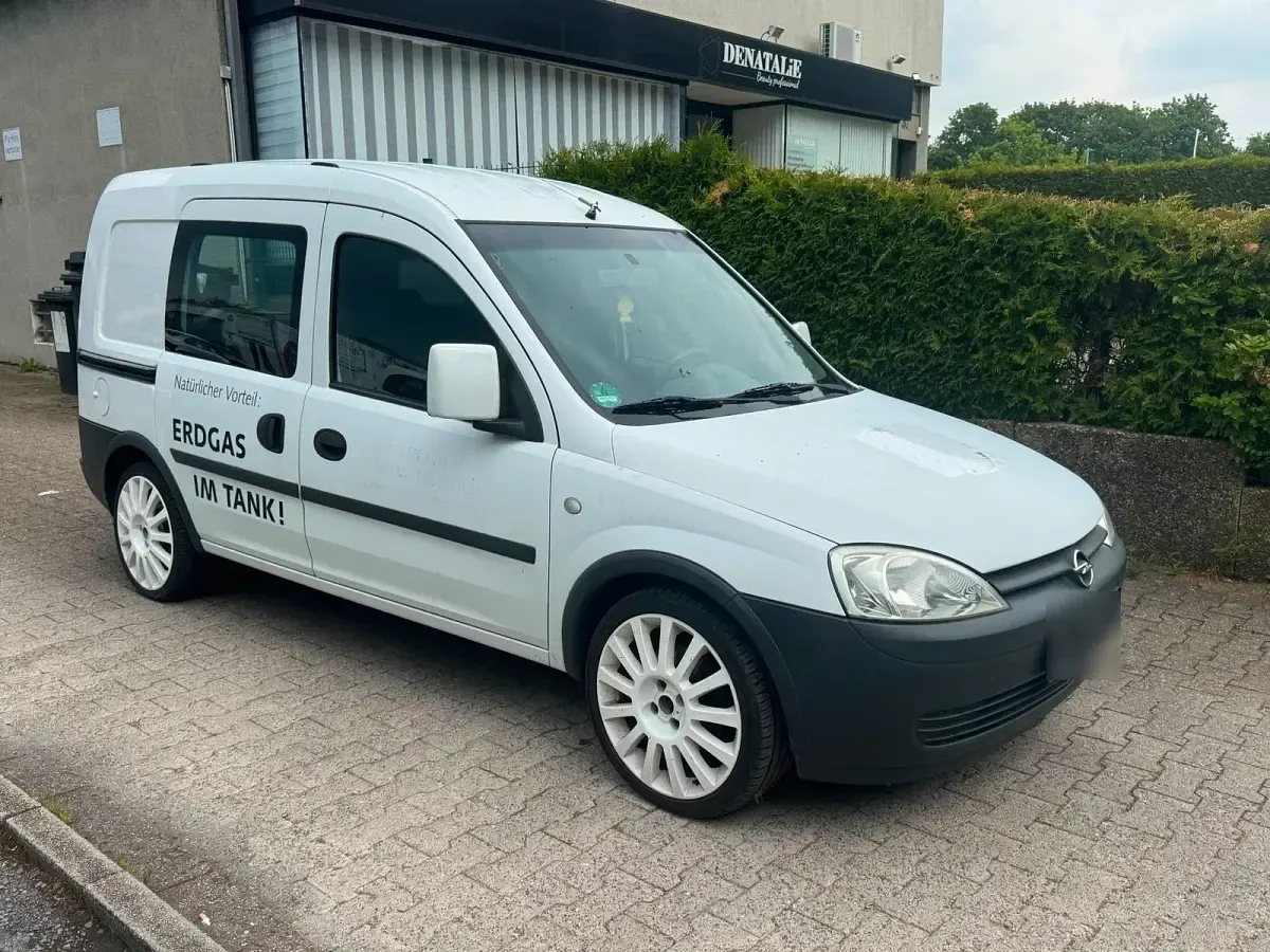 Gebraucht Opel Combo 94 PS (69 kW) 2007 Weiß Van / Kleinbus