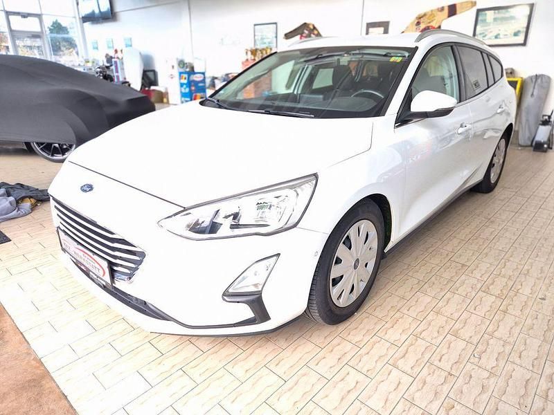 Gebraucht Ford Focus Cool & Connect 120 PS (88 kW) 2019 Weiß Limousine