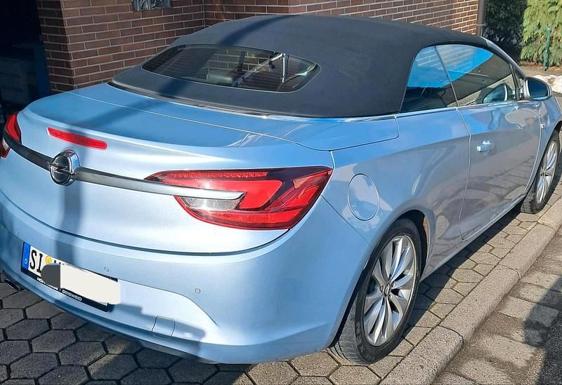 Gebraucht Opel Cascada 165 PS (121 kW) 2014 Blau Cabrio