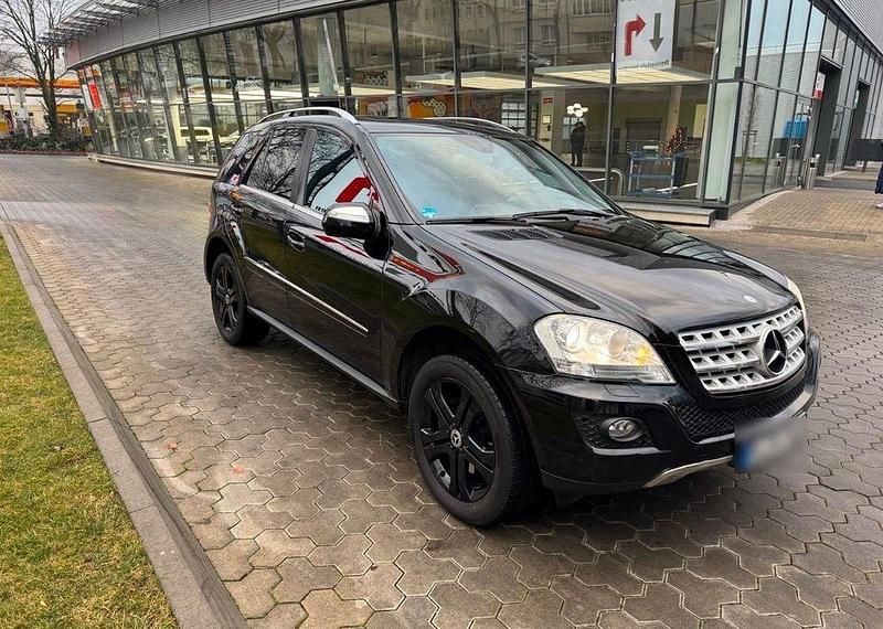 Gebraucht Mercedes ML350 224 PS (164 kW) 2009 Schwarz SUV