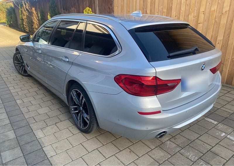 Gebraucht BMW 520 190 PS (139 kW) 2017 Silber Kombi