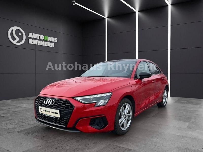 Gebraucht Audi A3 Sportback e-tron Advanced 150 PS (110 kW) 2021 Rot Kleinwagen