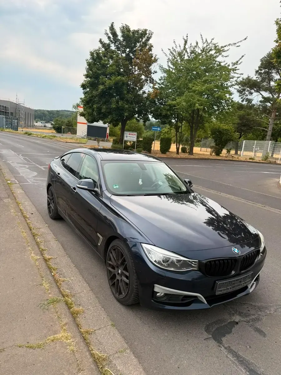 Gebraucht BMW 320 Gran Turismo 183 PS (134 kW) 2013 Blau Coupé