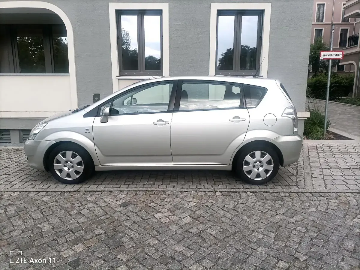 Gebraucht Toyota Corolla Verso 129 PS (94 kW) 2006 Grau Van / Kleinbus