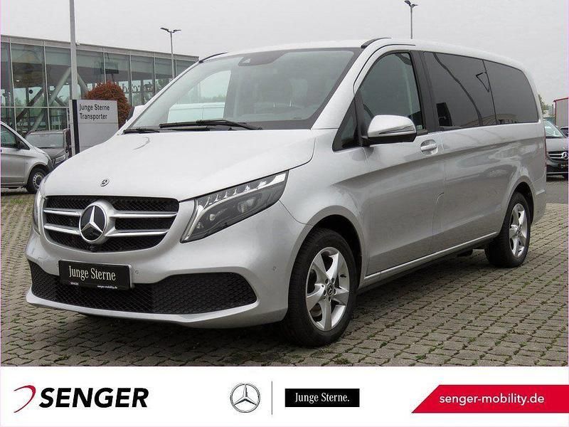 Silber Gebraucht 2023 Mercedes V250 Van / Kleinbus | 54.350 € (Fairer Preis) - Bild 1/3