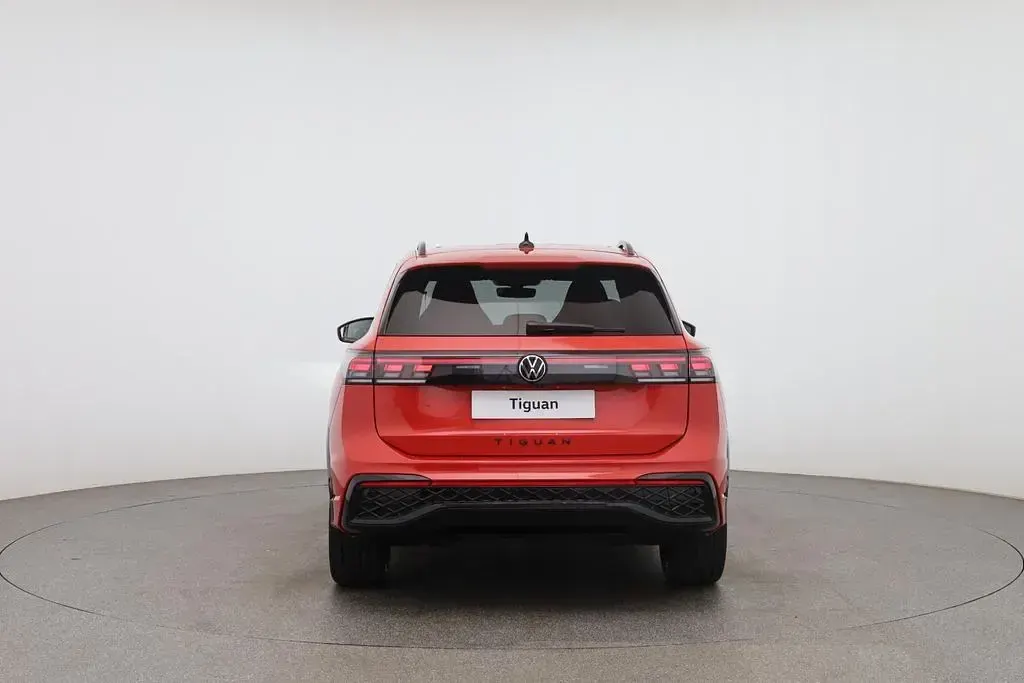 Gebraucht VW Tiguan R-line 150 PS (110 kW) 2024 Rot SUV