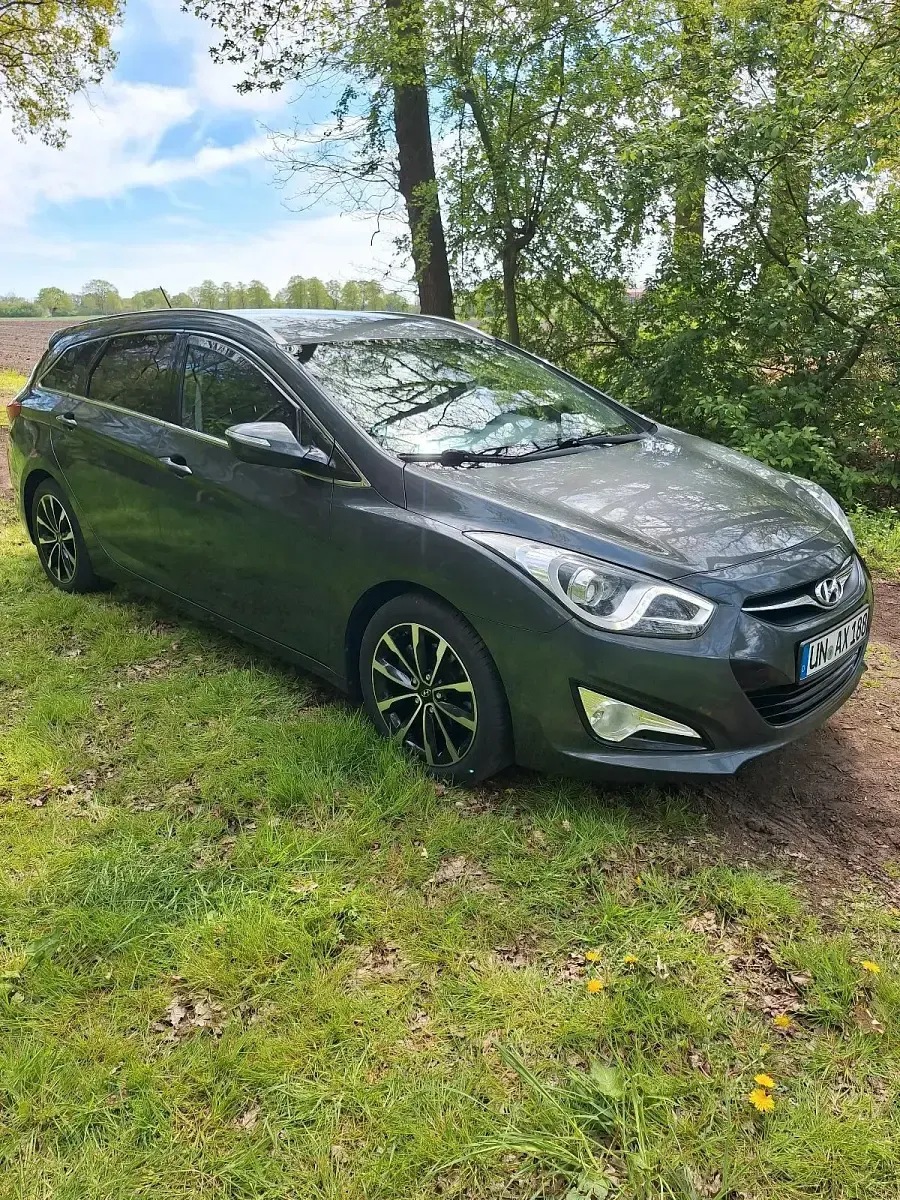 Gebraucht Hyundai i40 Edition 136 PS (100 kW) 2012 Grau Kombi
