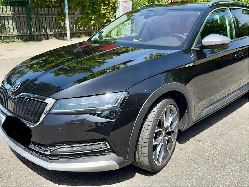 Schwarz Gebraucht 2019 Skoda Superb Scout 4x4 Kombi | 26.200 € (Guter Preis) - Bild 1/4