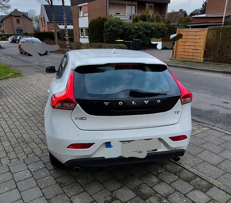Gebraucht Volvo V40 120 PS (88 kW) 2014 Weiß Limousine
