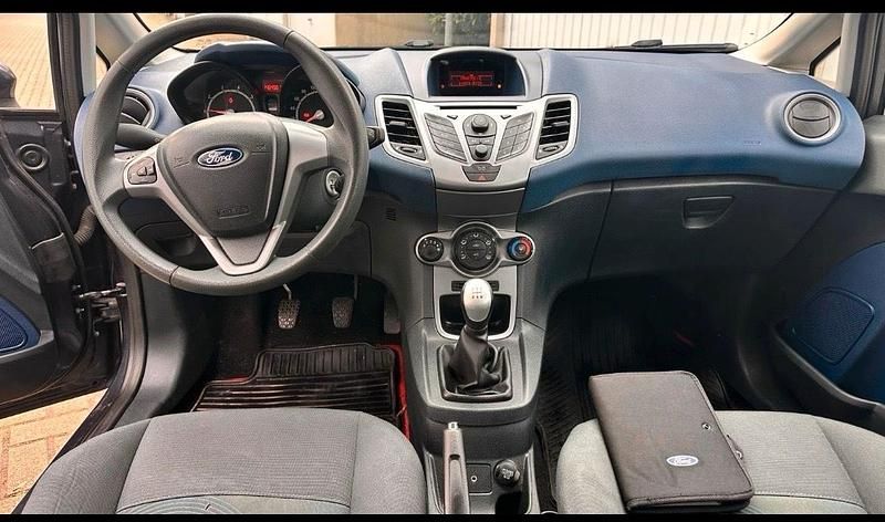 Gebraucht Ford Fiesta 60 PS (44 kW) 2009 Grau Kleinwagen