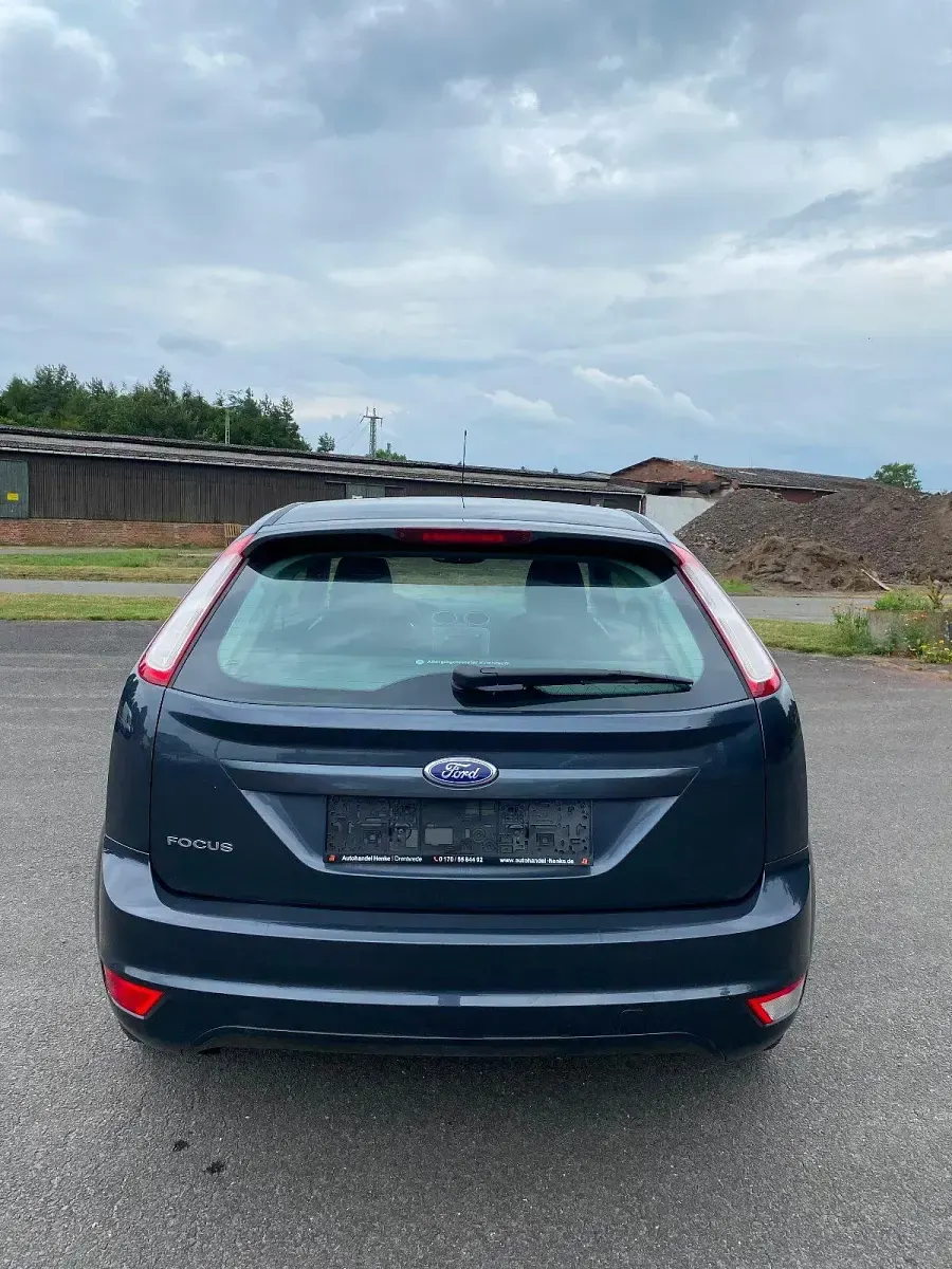 Gebraucht Ford Focus Style 80 PS (58 kW) 2009 Grau Limousine