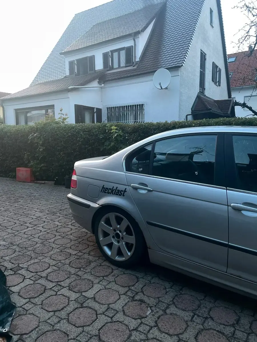 Gebraucht BMW 323 170 PS (125 kW) 1999 Silber Limousine