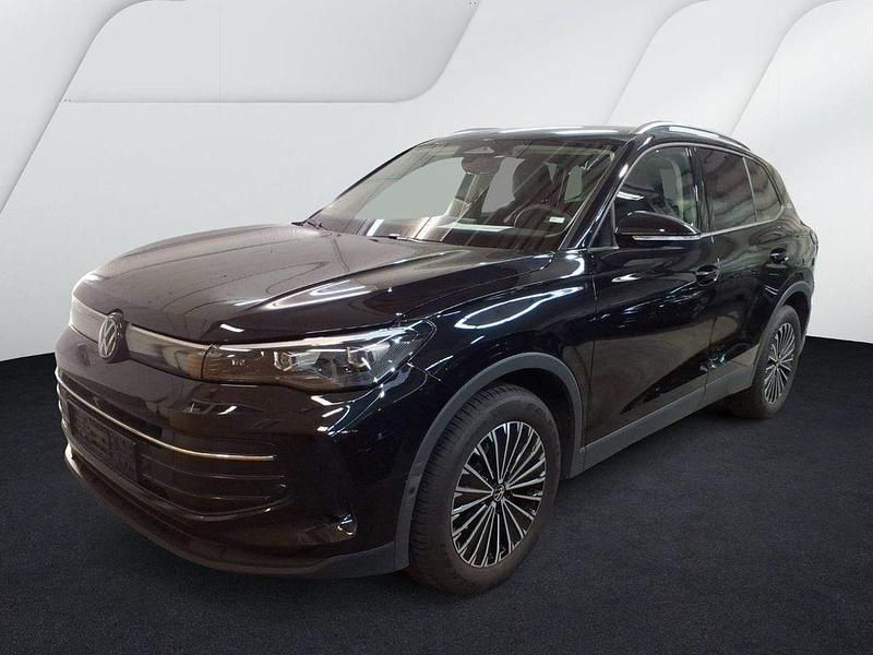Gebraucht VW Tiguan Design 131 PS (96 kW) 2025 Grenadillschwarz metallic SUV