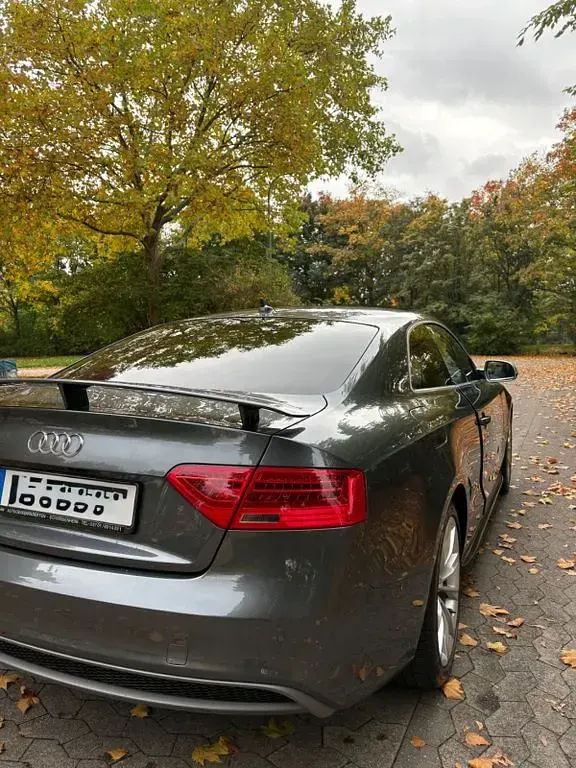 Gebraucht Audi A5 Sport 177 PS (130 kW) 2014 Grau Coupé