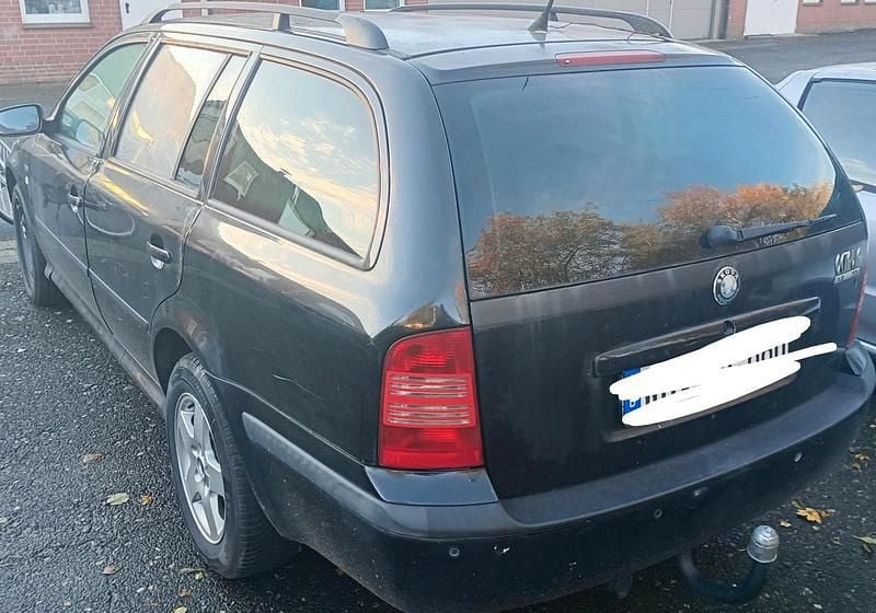 Schwarz Gebraucht 2004 Skoda Octavia Kombi | 550 € (Superpreis) - Bild 1/2