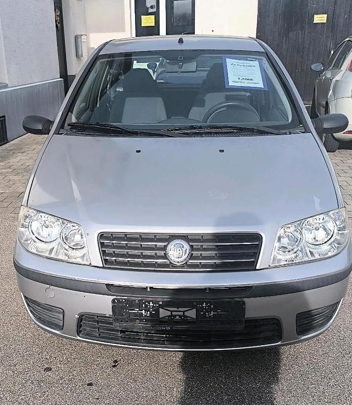 Silber Gebraucht 2003 Fiat Punto Kleinwagen | 1.500 € (Fairer Preis) - Bild 1/4