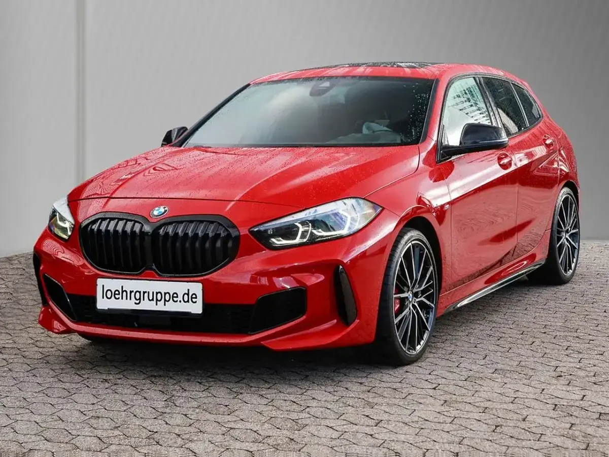 Gebraucht BMW 128 M Sport 265 PS (194 kW) 2023 Melbournerot metallic Limousine