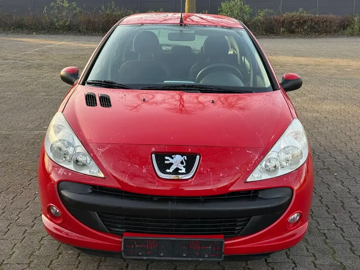 Gebraucht Peugeot 206+ Basis 73 PS (53 kW) 2010 Rot Kleinwagen