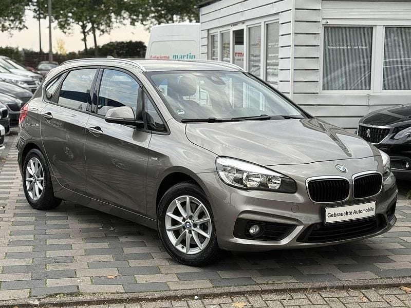 Platinsilber metallic Gebraucht 2015 BMW 218 Kombi | 8.999 € (Fairer Preis) - Bild 1/4