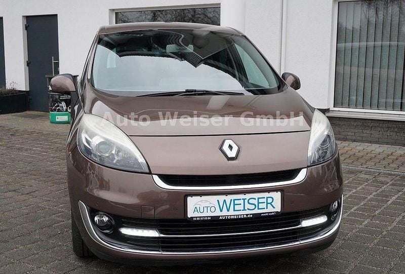 Gebraucht Renault Scénic III Dynamique 131 PS (96 kW) 2012 Braun Van / Kleinbus