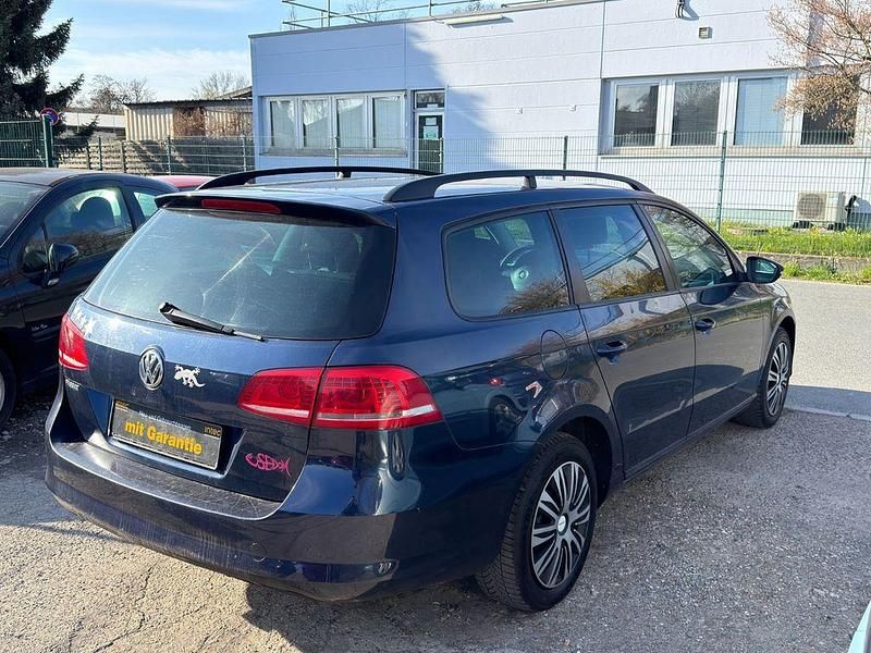 Gebraucht VW Passat 122 PS (89 kW) 2012 Blau Kombi