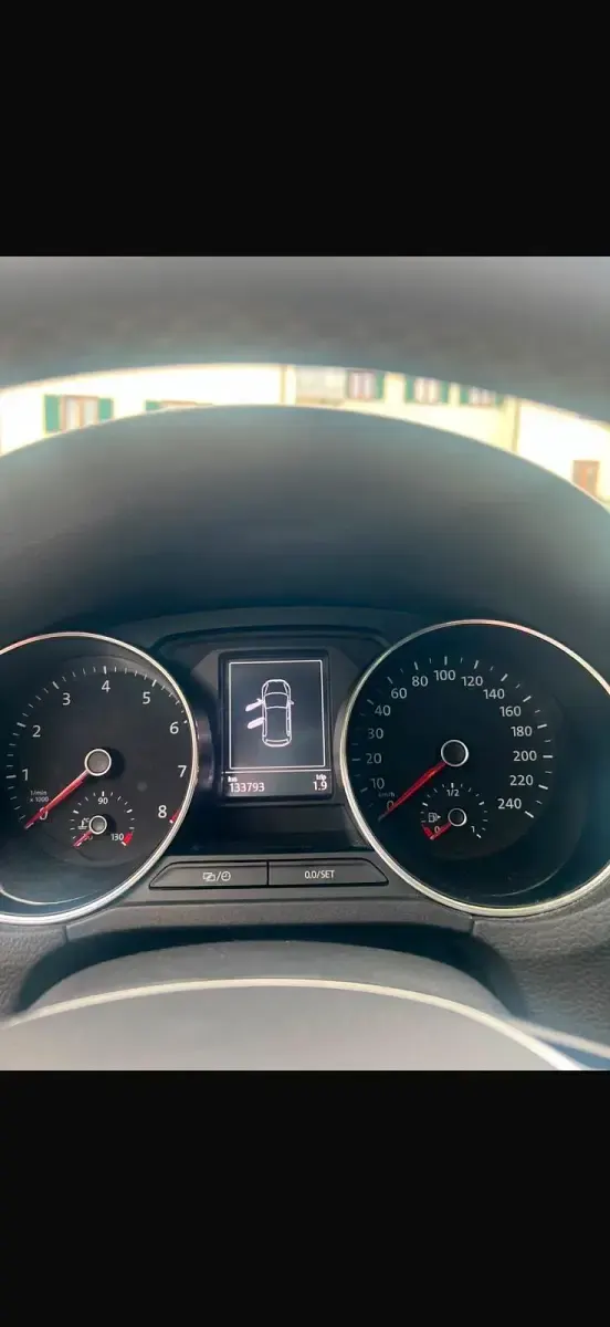 Gebraucht VW Polo 75 PS (55 kW) 2015 Schwarz Kleinwagen