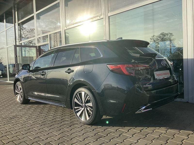 Neu Toyota Corolla 196 PS (144 kW) 2025 Mysticschwarz mica Kombi