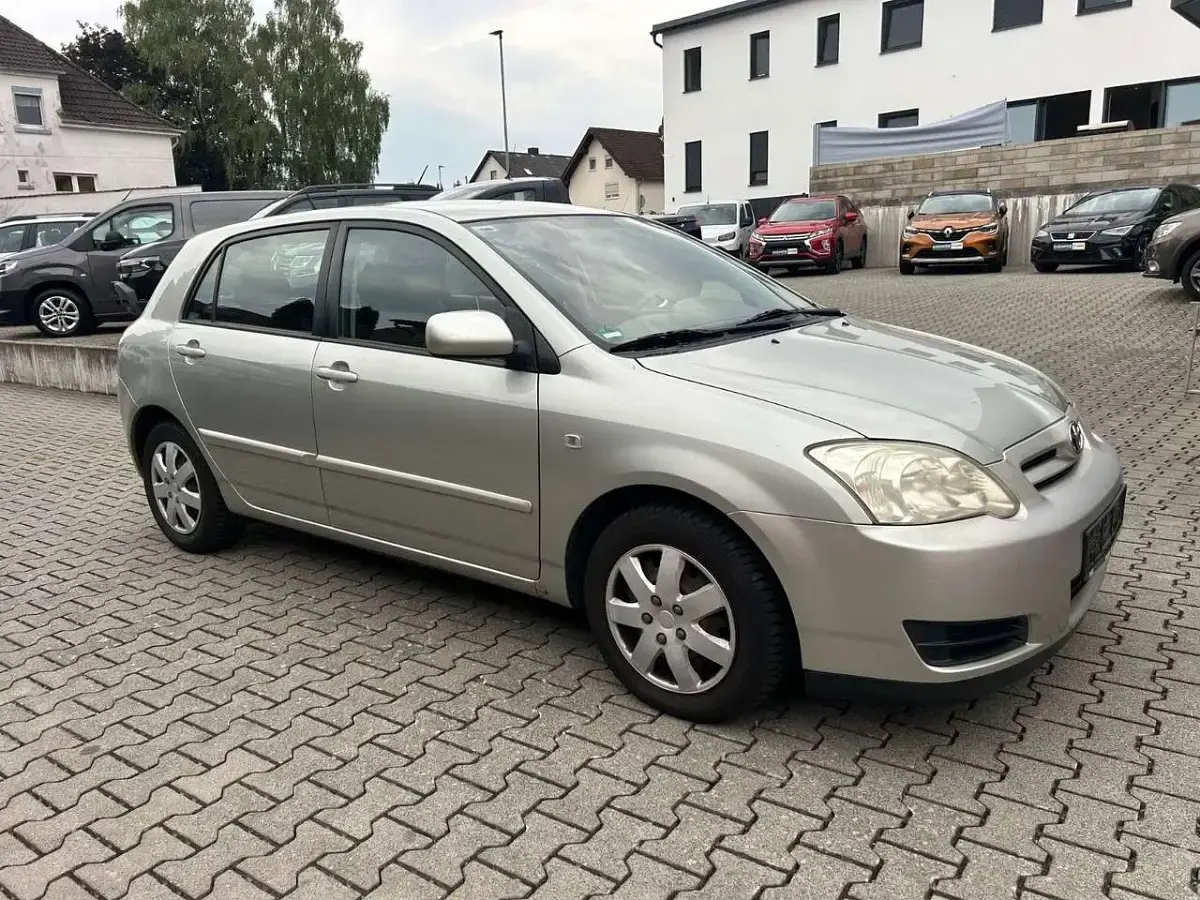 Gebraucht Toyota Corolla Luna 97 PS (71 kW) 2006 Silver metallic Limousine