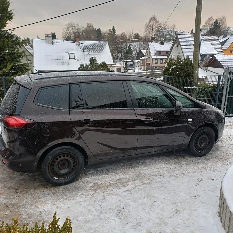 Braun Gebraucht 2013 Opel Zafira Tourer Van / Kleinbus | 4.999 € (Fairer Preis) - Bild 1/4