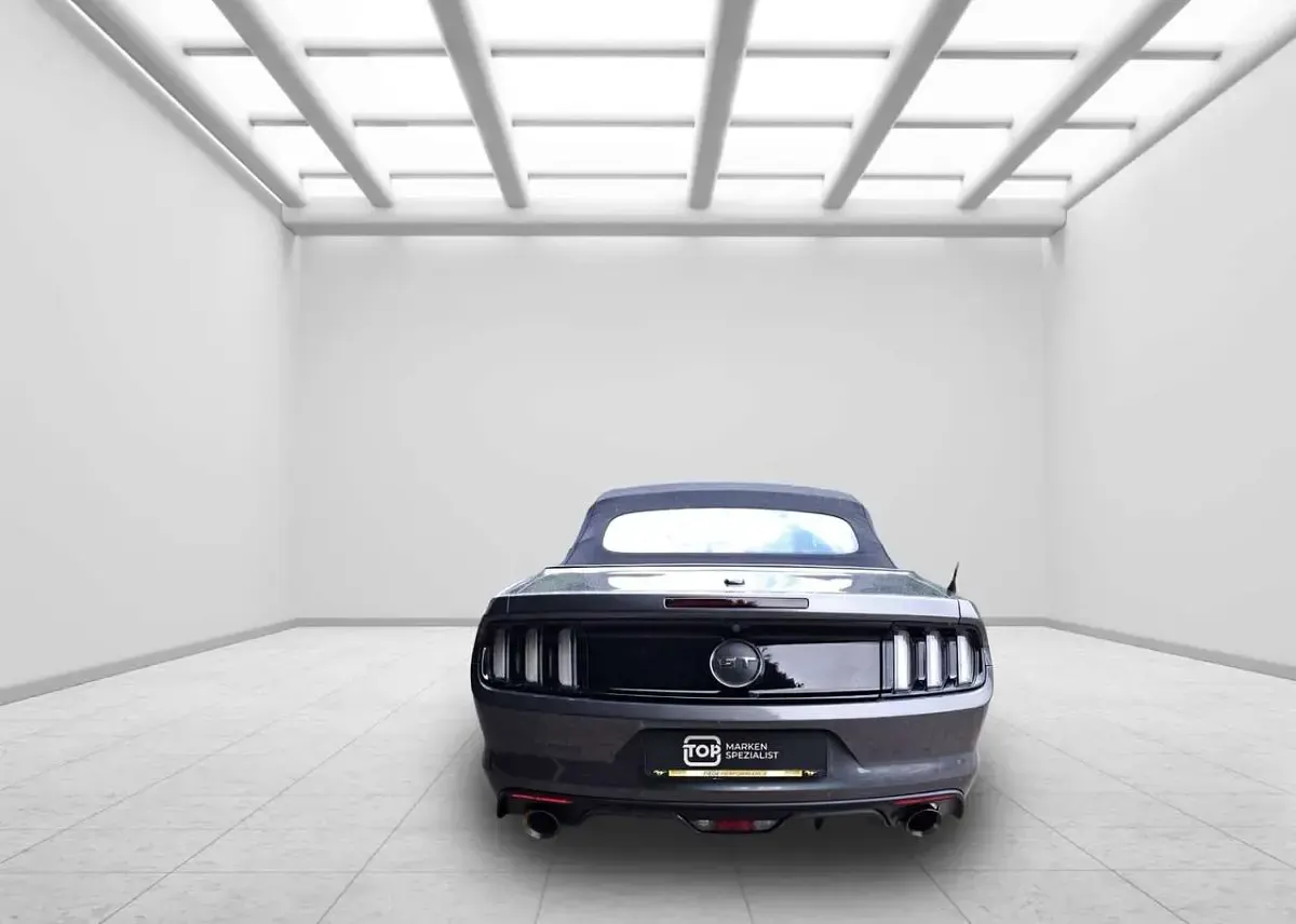 Gebraucht Ford Mustang GT Convertible 421 PS (309 kW) 2017 Magneticgrau (metallic) Cabrio