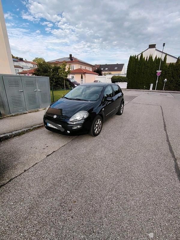 Schwarz Gebraucht 2009 Fiat Punto Evo Kleinwagen | 3.255 € (Fairer Preis) - Bild 1/4